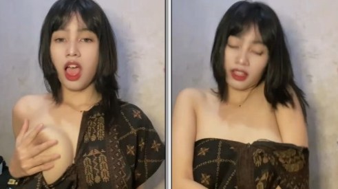 Mika Toge Ngangkang Elus Memek